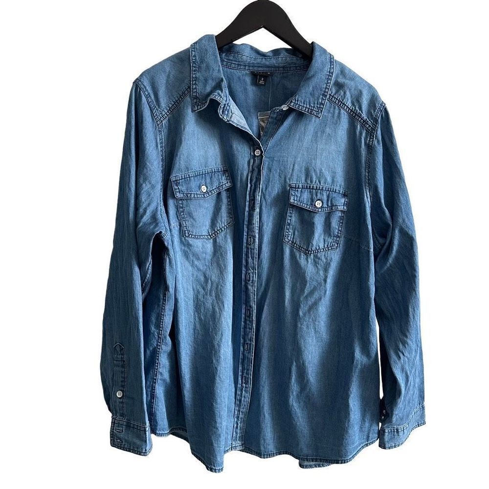 NWT Torrid size 2 Jean button down top